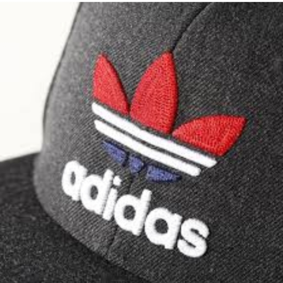 adidas originals trefoil chain snapback
